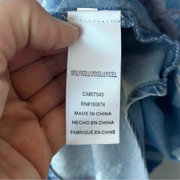 STANDARD GRACE Denim Look Western Floral Sleeveless Button Down Blouse Size M - Picture 6 of 6